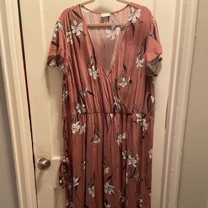 Beautiful summer maxi dress wrap style looks good on everyone!